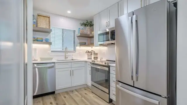 Kitchen at Fiddler’s Cove 24E